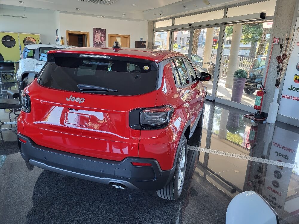 JEEP AVENGER 1.2 TURBO 100cv LONGITUDE KM0 2025 – VARI COLORI