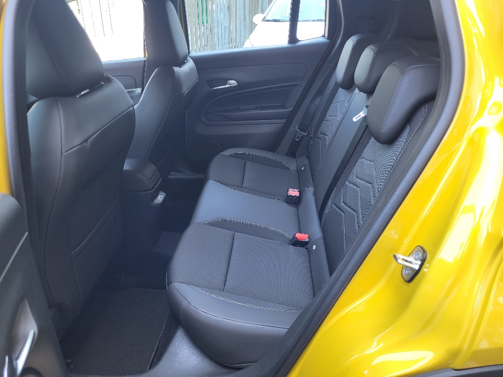 JEEP AVENGER 1.2 TURBO 100cv ALTITUDE KM0 2025 – PREZZO PROMO