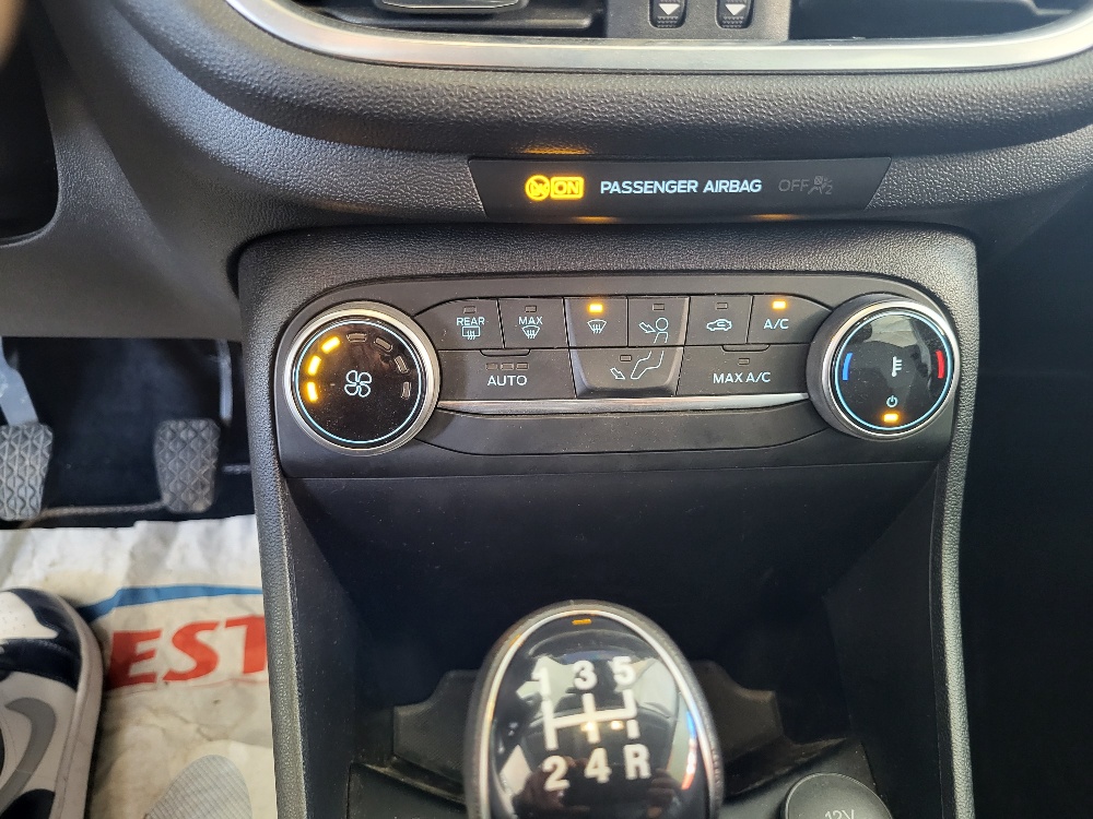 FORD FIESTA 1.1 75cv 5 PORTE TITANIUM – OK NEOPATENTATI