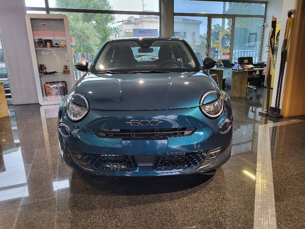 FIAT 600 HYBRID 100cv – CAMBIO AUTOMATICO – KM0 GIUGNO 2025