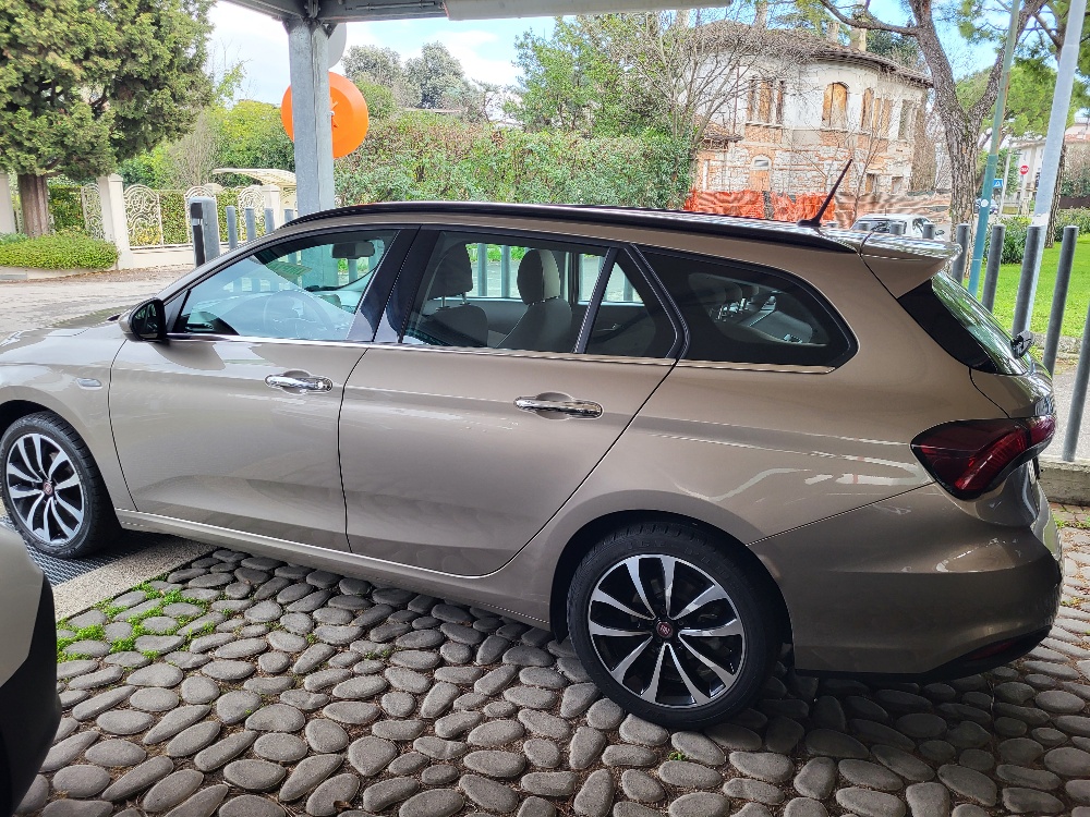 FIAT TIPO SW 1.4 T-JET 120cv LOUNGE CON IMPIANTO GPL