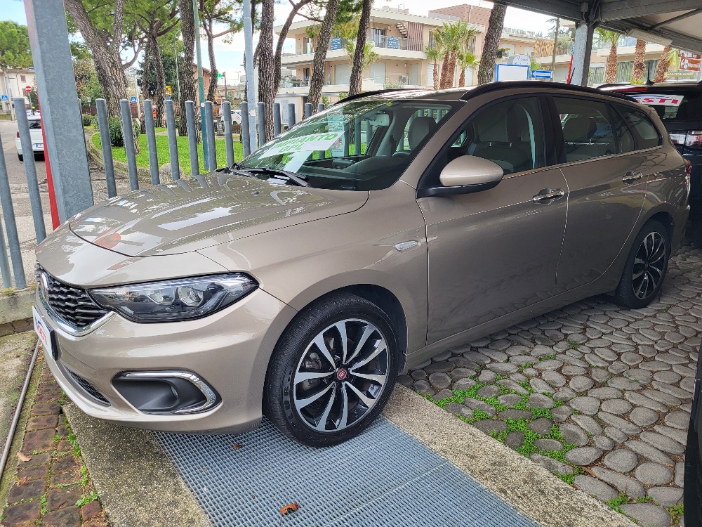 FIAT TIPO SW 1.4 T-JET 120cv LOUNGE CON IMPIANTO GPL