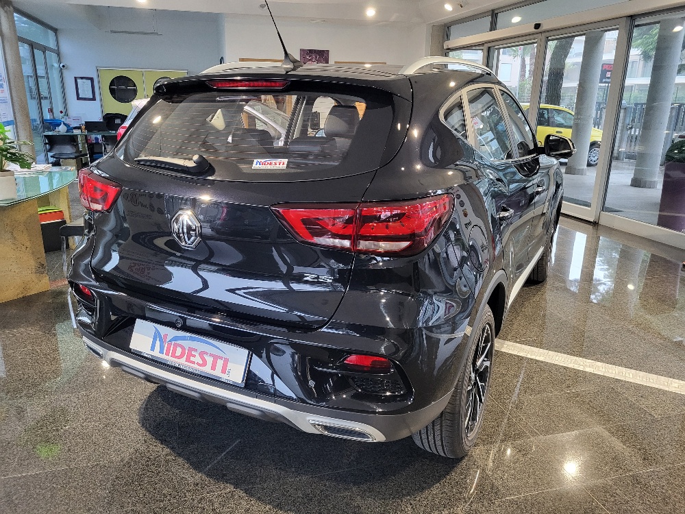 MG ZS 1.5 106cv LUXURY – KM0 – OK NEOPATENTATI