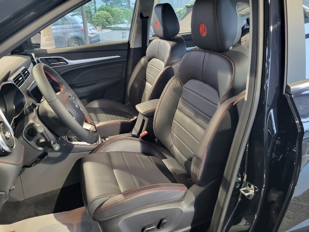 MG ZS 1.5 106cv LUXURY – KM0 – OK NEOPATENTATI