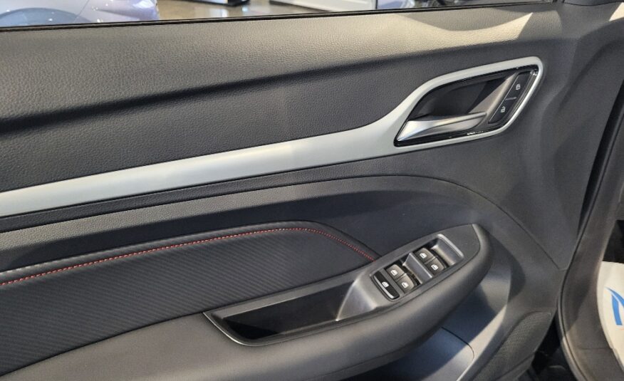 MG ZS 1.5 106cv LUXURY – KM0 – OK NEOPATENTATI