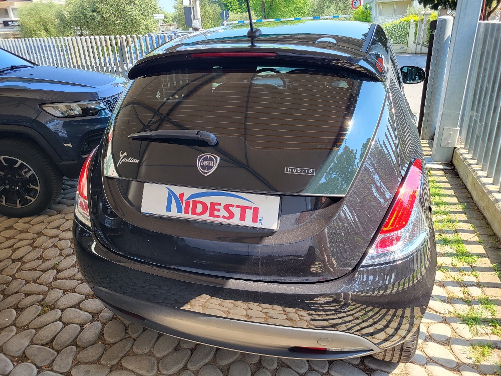LANCIA Y SILVER 1.0 70cv HYBRID – OK NEOPATENTATI