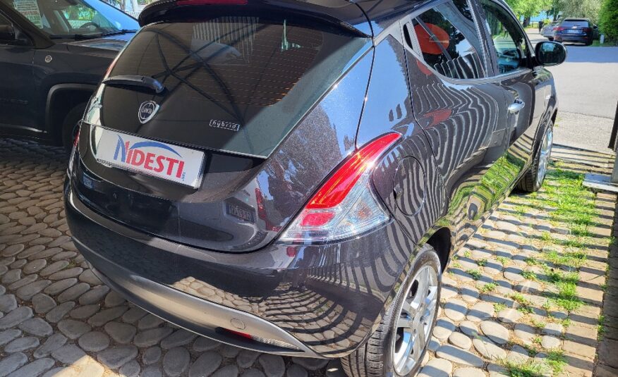 LANCIA Y SILVER 1.0 70cv HYBRID – OK NEOPATENTATI