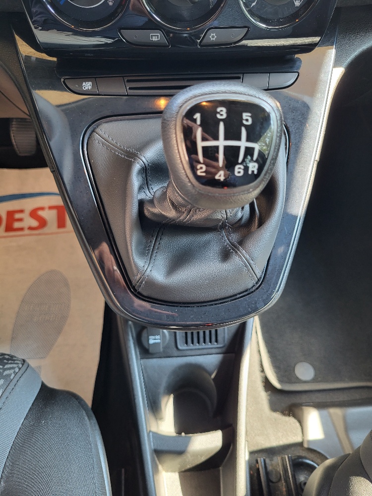 LANCIA Y SILVER 1.0 70cv HYBRID – OK NEOPATENTATI