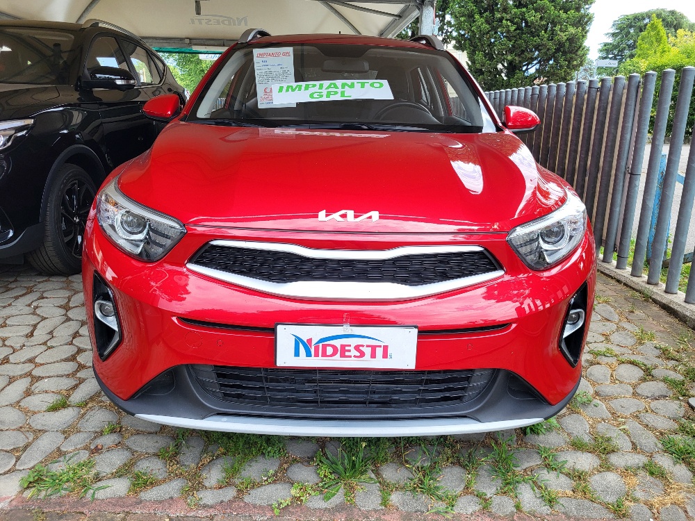 KIA STONIC 1.2 BENZINA CON IMPIANTO GPL ORIGINALE DALLA FABBRICA – OK NEOPATENTATI
