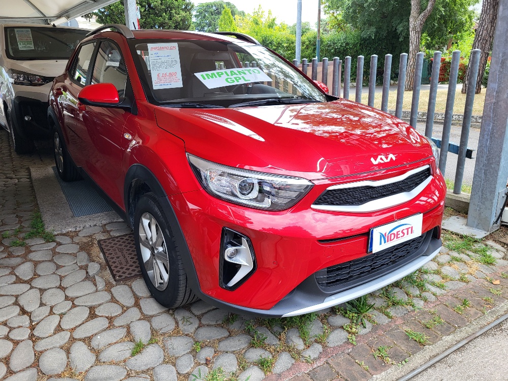 KIA STONIC 1.2 BENZINA CON IMPIANTO GPL ORIGINALE DALLA FABBRICA – OK NEOPATENTATI