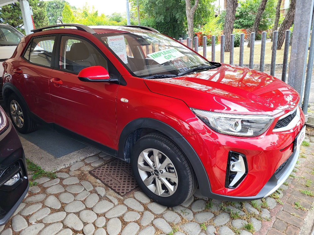 KIA STONIC 1.2 BENZINA CON IMPIANTO GPL ORIGINALE DALLA FABBRICA – OK NEOPATENTATI