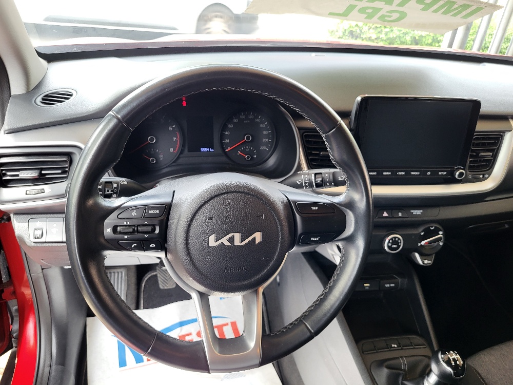 KIA STONIC 1.2 BENZINA CON IMPIANTO GPL ORIGINALE DALLA FABBRICA – OK NEOPATENTATI