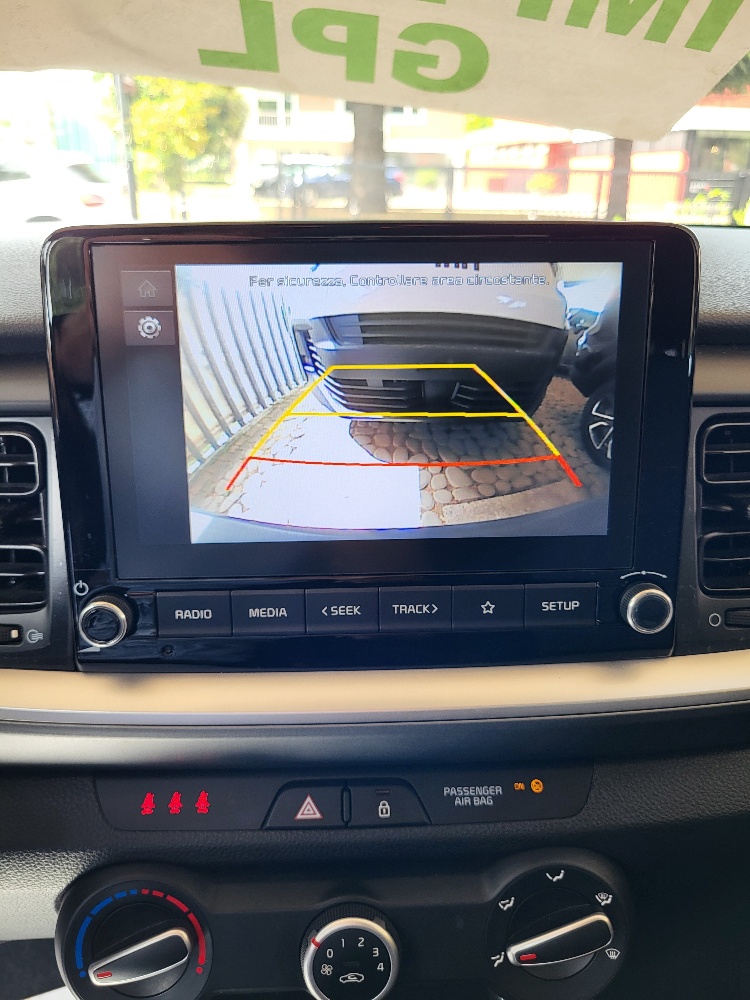 KIA STONIC 1.2 BENZINA CON IMPIANTO GPL ORIGINALE DALLA FABBRICA – OK NEOPATENTATI