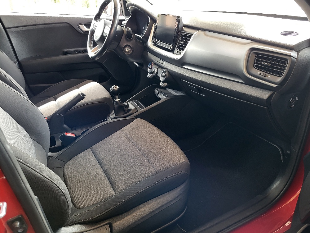 KIA STONIC 1.2 BENZINA CON IMPIANTO GPL ORIGINALE DALLA FABBRICA – OK NEOPATENTATI