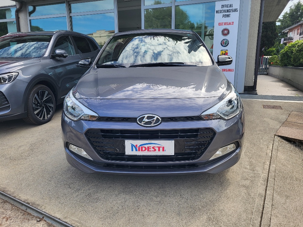 HYUNDAI i20 1.2 BENZINA CON IMPIANTO GPL ORIGINALE DALLA FABBRICA – OK NEOPATENTATI