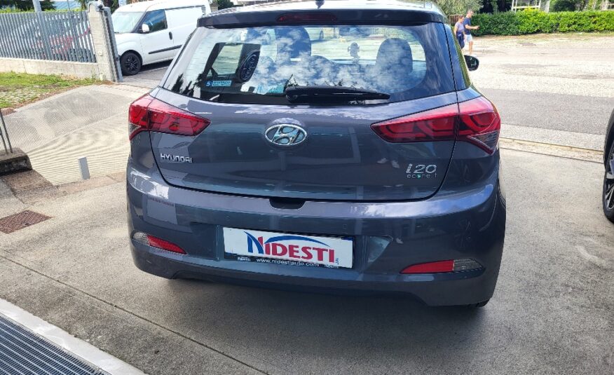 HYUNDAI i20 1.2 BENZINA CON IMPIANTO GPL ORIGINALE DALLA FABBRICA – OK NEOPATENTATI