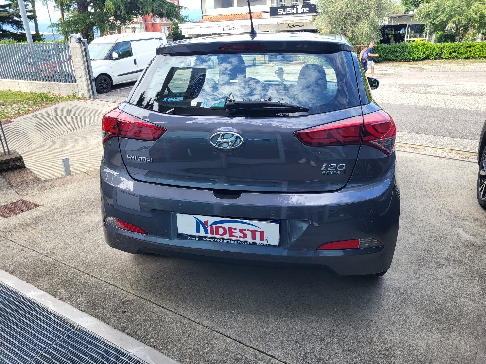 HYUNDAI i20 1.2 BENZINA CON IMPIANTO GPL ORIGINALE DALLA FABBRICA – OK NEOPATENTATI