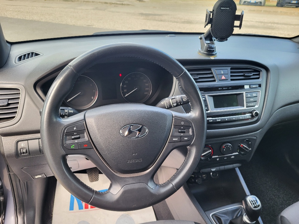 HYUNDAI i20 1.2 BENZINA CON IMPIANTO GPL ORIGINALE DALLA FABBRICA – OK NEOPATENTATI