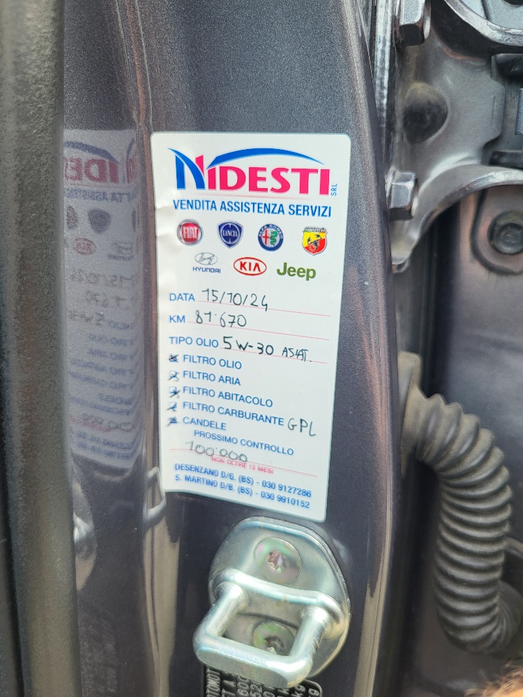 HYUNDAI i20 1.2 BENZINA CON IMPIANTO GPL ORIGINALE DALLA FABBRICA – OK NEOPATENTATI