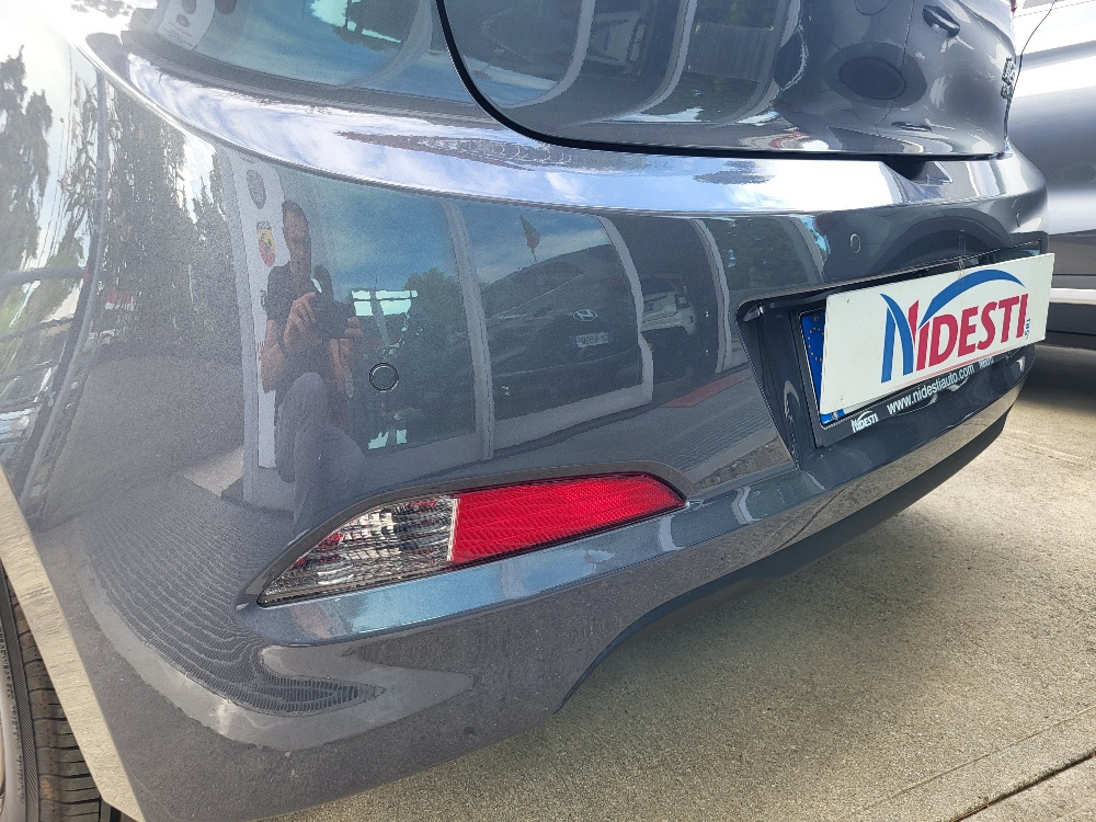 HYUNDAI i20 1.2 BENZINA CON IMPIANTO GPL ORIGINALE DALLA FABBRICA – OK NEOPATENTATI