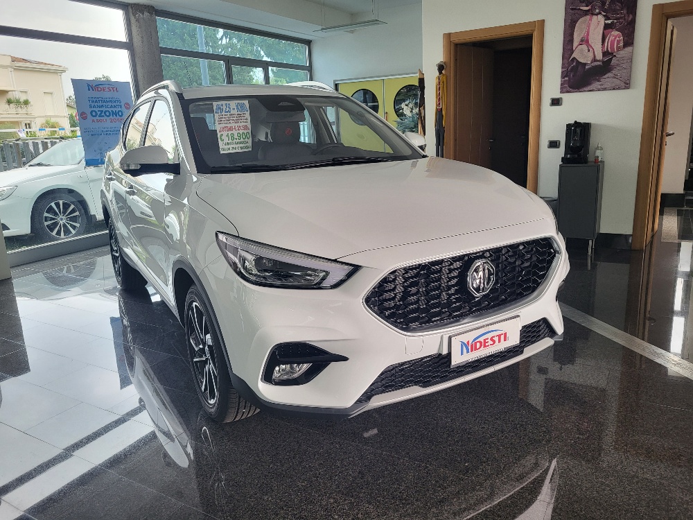 MG ZS 1.5 106cv LUXURY – KM0 – OK NEOPATENTATI