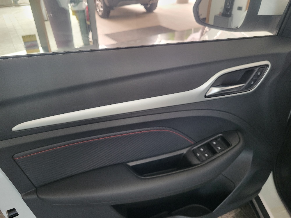 MG ZS 1.5 106cv LUXURY – KM0 – OK NEOPATENTATI