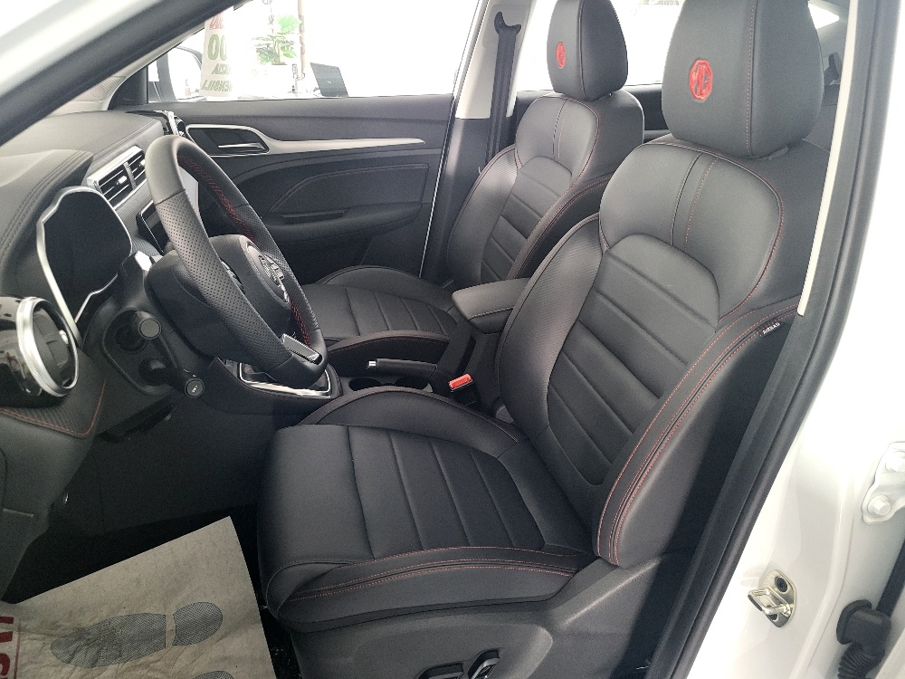 MG ZS 1.5 106cv LUXURY – KM0 – OK NEOPATENTATI