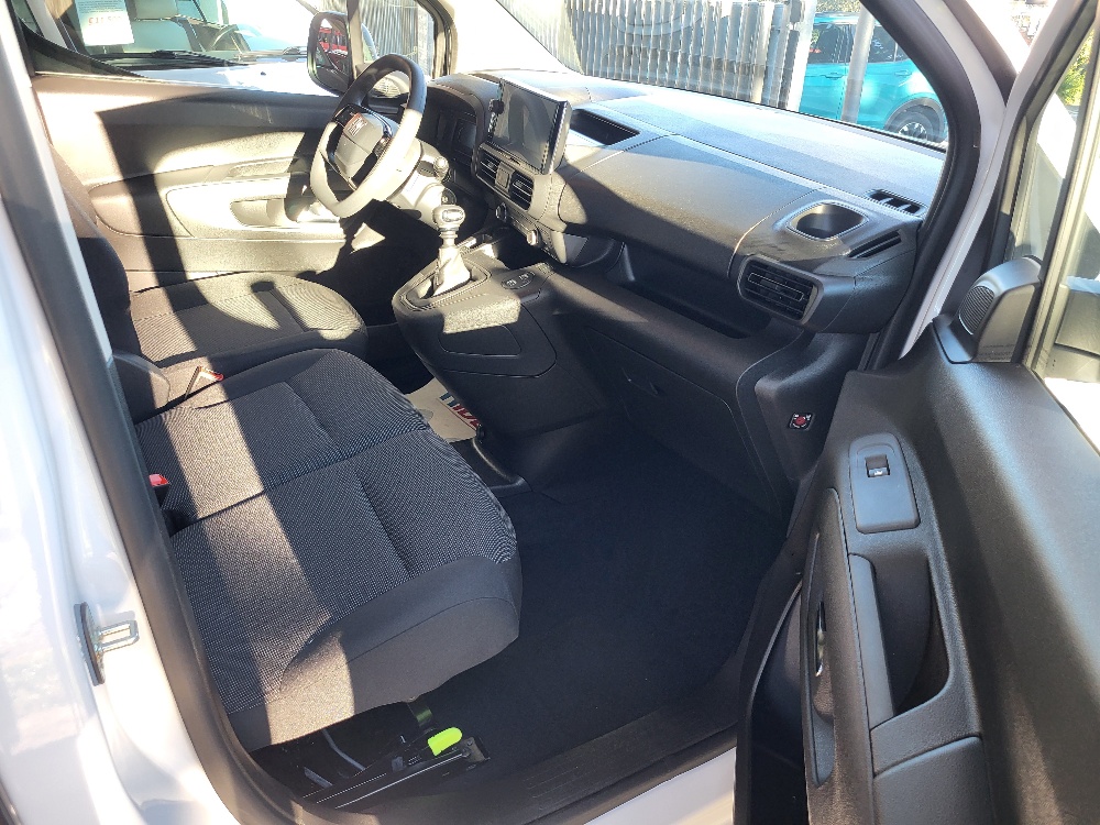 FIAT DOBLO’ CARGO 3 POSTI 1.5 BlueHdi 100cv – KM0 2025 – IN PRONTACONSEGNA!!!