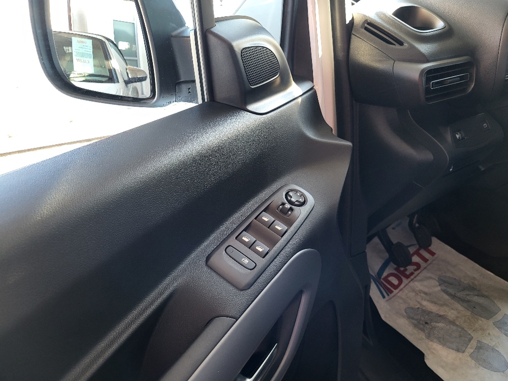 FIAT DOBLO’ 5 POSTI N1 1.5 BlueHdi 130cv – KM0 2025 – IN PRONTACONSEGNA!!!