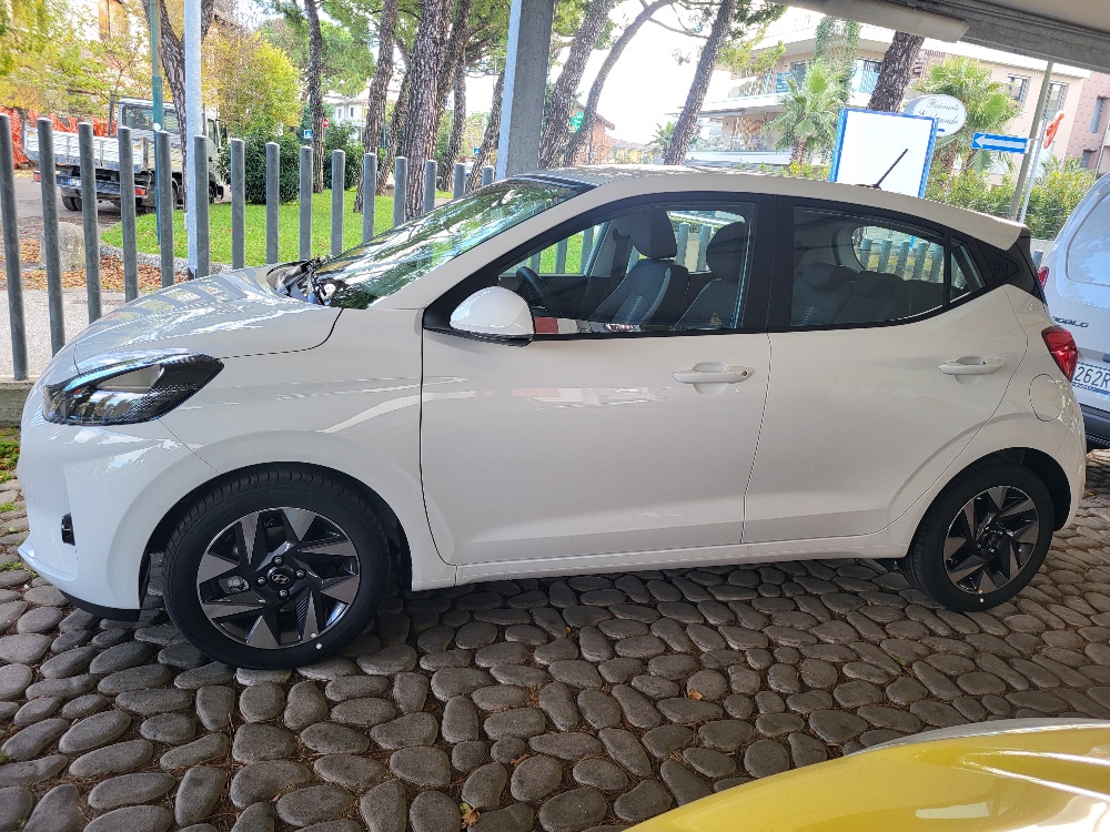 HYUNDAI i10 1.0 63cv CONNECTLINE CAMBIO AUTOMATICO – PREZZO PROMO