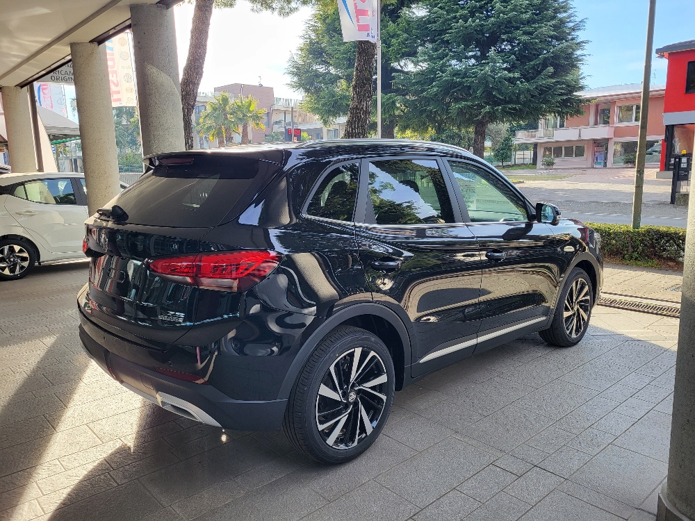 MG ZS 1.5 HYBRID+ 197cv LUXURY – KM0