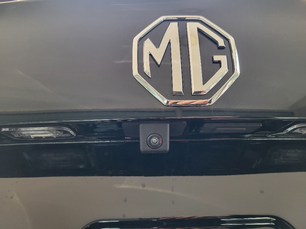 MG ZS 1.5 HYBRID+ 197cv LUXURY – KM0