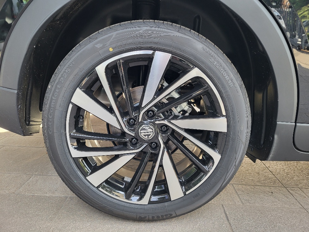 MG ZS 1.5 HYBRID+ 197cv LUXURY – KM0