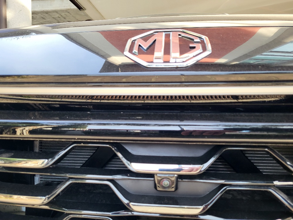 MG ZS 1.5 HYBRID+ 197cv LUXURY – KM0