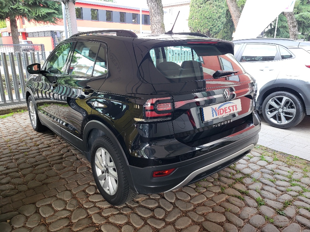 VOLKSWAGEN T-CROSS 1.0 TSI 95cv IURBAN – OK NEOPATENTATI