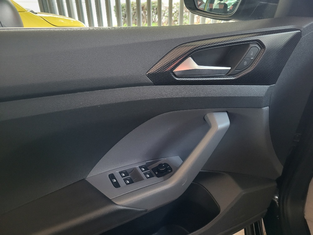 VOLKSWAGEN T-CROSS 1.0 TSI 95cv IURBAN – OK NEOPATENTATI