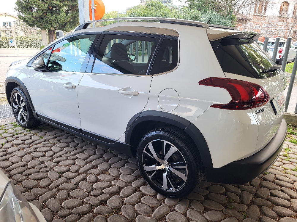 PEUGEOT 2008 1.2 BENZINA 110cv – UNICO PROPRIETARIO