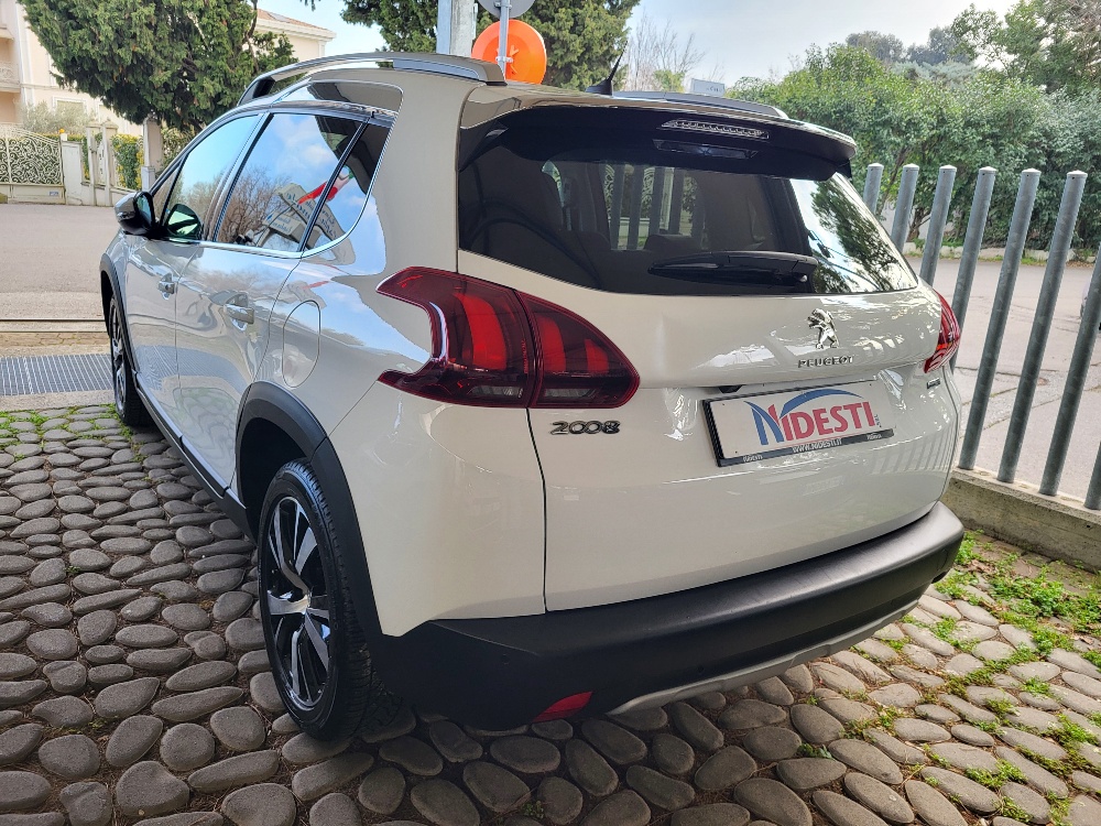 PEUGEOT 2008 1.2 BENZINA 110cv – UNICO PROPRIETARIO