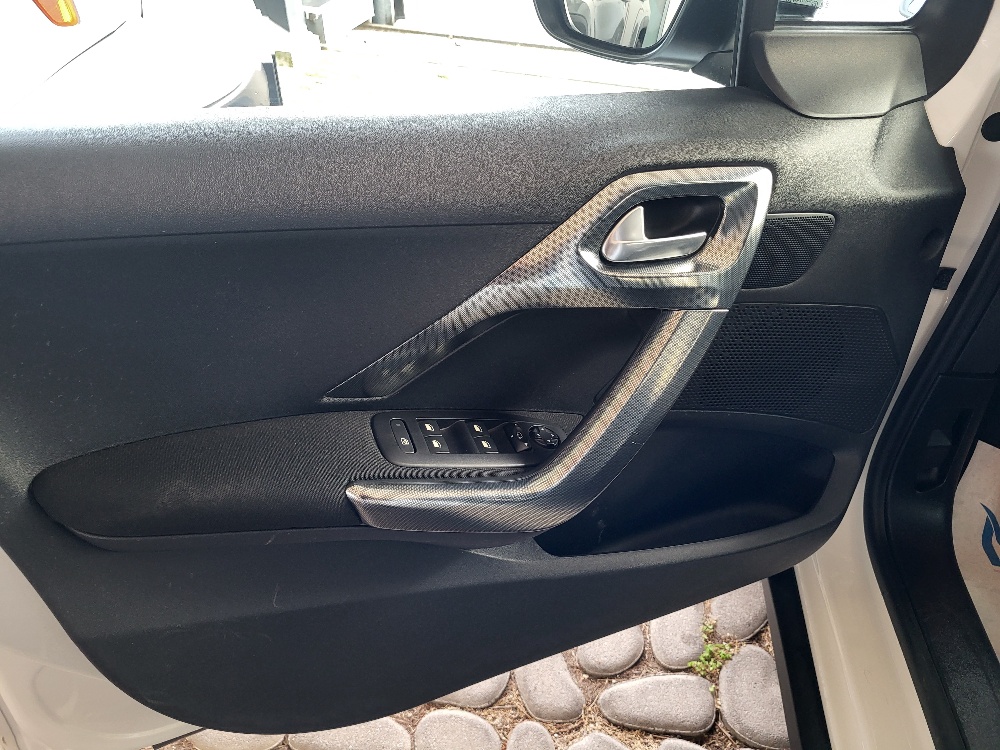 PEUGEOT 2008 1.2 BENZINA 110cv – UNICO PROPRIETARIO