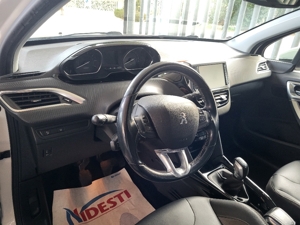 PEUGEOT 2008 1.2 BENZINA 110cv – UNICO PROPRIETARIO