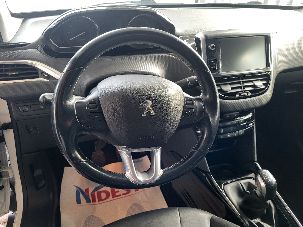 PEUGEOT 2008 1.2 BENZINA 110cv – UNICO PROPRIETARIO