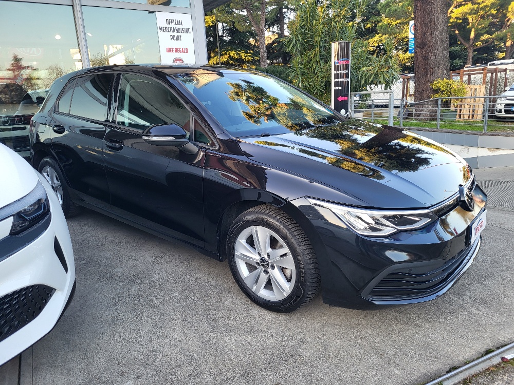 VOLKSWAGEN GOLF 8 2.0 tdi 150cv DSG – CAMBIO AUTOMATICO