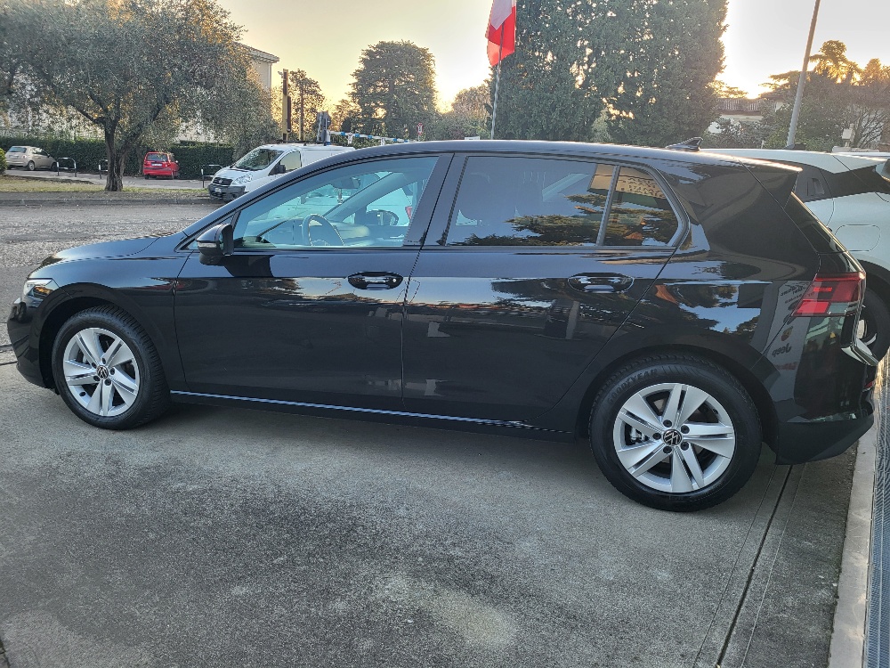 VOLKSWAGEN GOLF 8 2.0 tdi 150cv DSG – CAMBIO AUTOMATICO