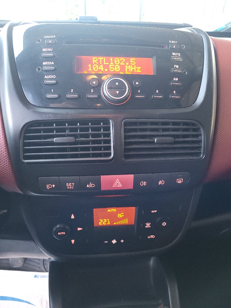 FIAT DOBLO’ 1.3 MJT 90cv 5 POSTI AUTOVETTURA – OK NEOPATENTATI!!!