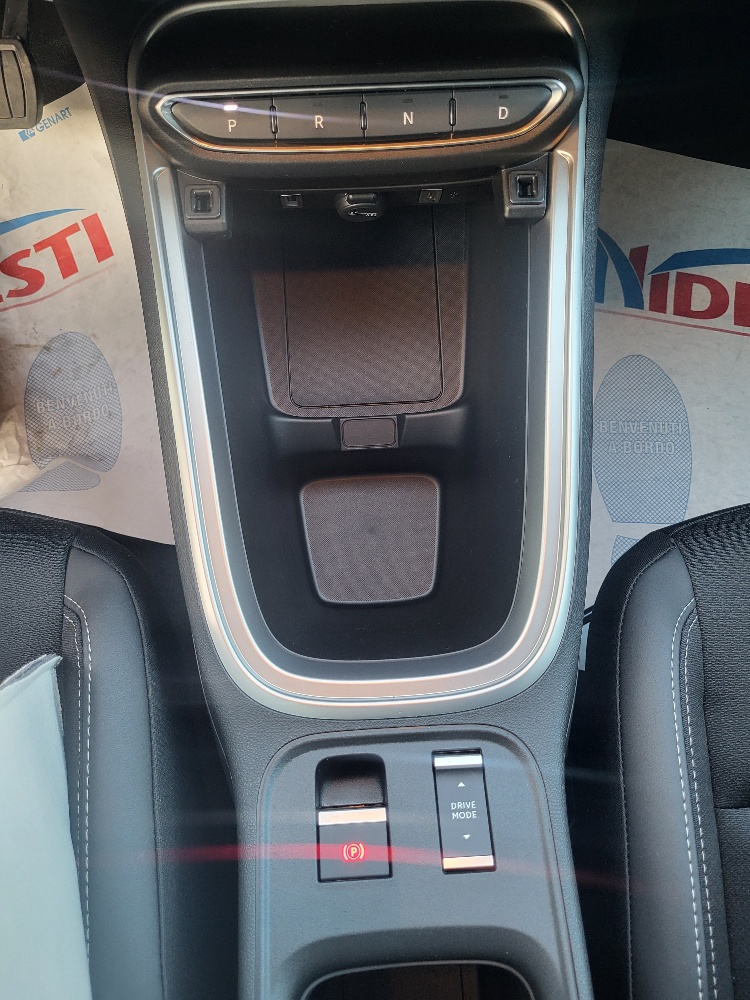 JEEP AVENGER 1.2 TURBO eHYBRID 110cv MHEV ALTITUDE + PACK CONVENIENCE – KM0 2026 –