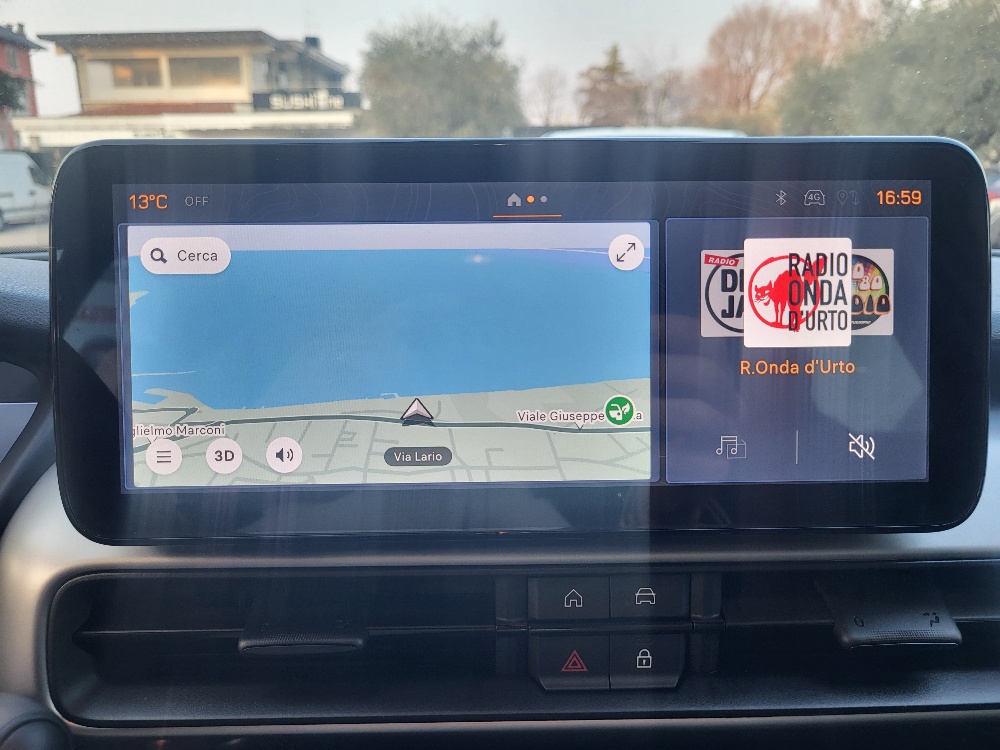 JEEP AVENGER 1.2 TURBO eHYBRID 110cv MHEV ALTITUDE + PACK CONVENIENCE – KM0 2026 –