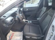 JEEP AVENGER 1.2 TURBO eHYBRID 110cv MHEV ALTITUDE + PACK CONVENIENCE – KM0 2026 –