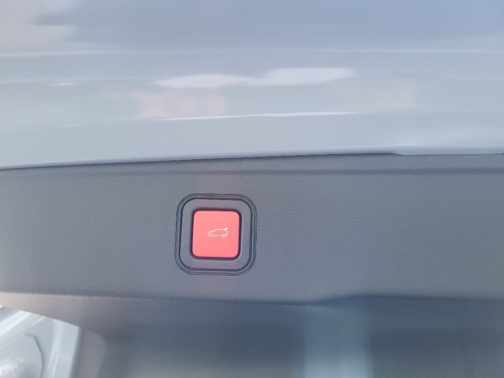 JEEP AVENGER 1.2 TURBO eHYBRID 110cv MHEV ALTITUDE + PACK CONVENIENCE – KM0 2026 –