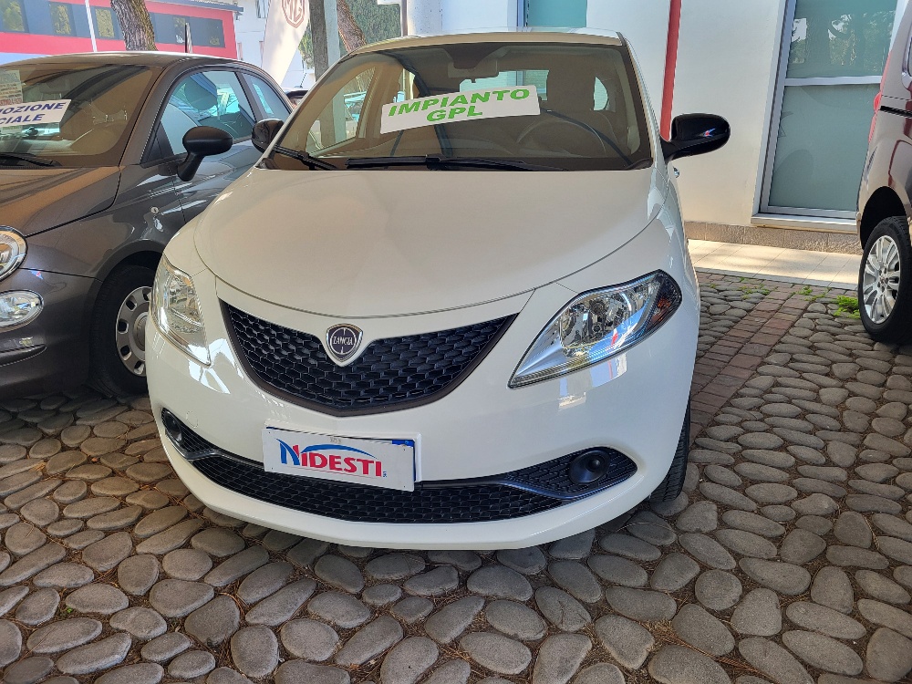 LANCIA Y 1.2 ECOCHIC GOLD BENZINA E GPL STUPENDA – OK NEOPATENTATI!!!