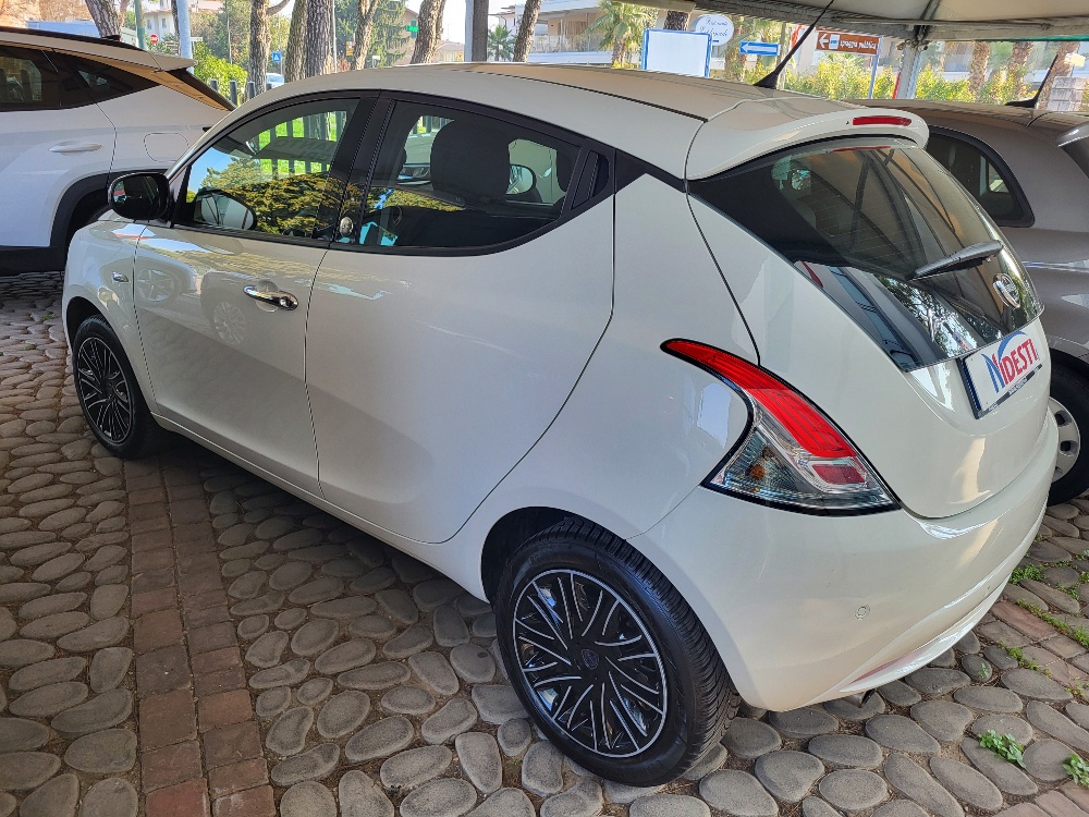 LANCIA Y 1.2 ECOCHIC GOLD BENZINA E GPL STUPENDA – OK NEOPATENTATI!!!